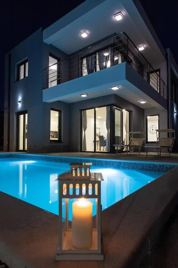 Luxury Villa Marion Kastel Novi