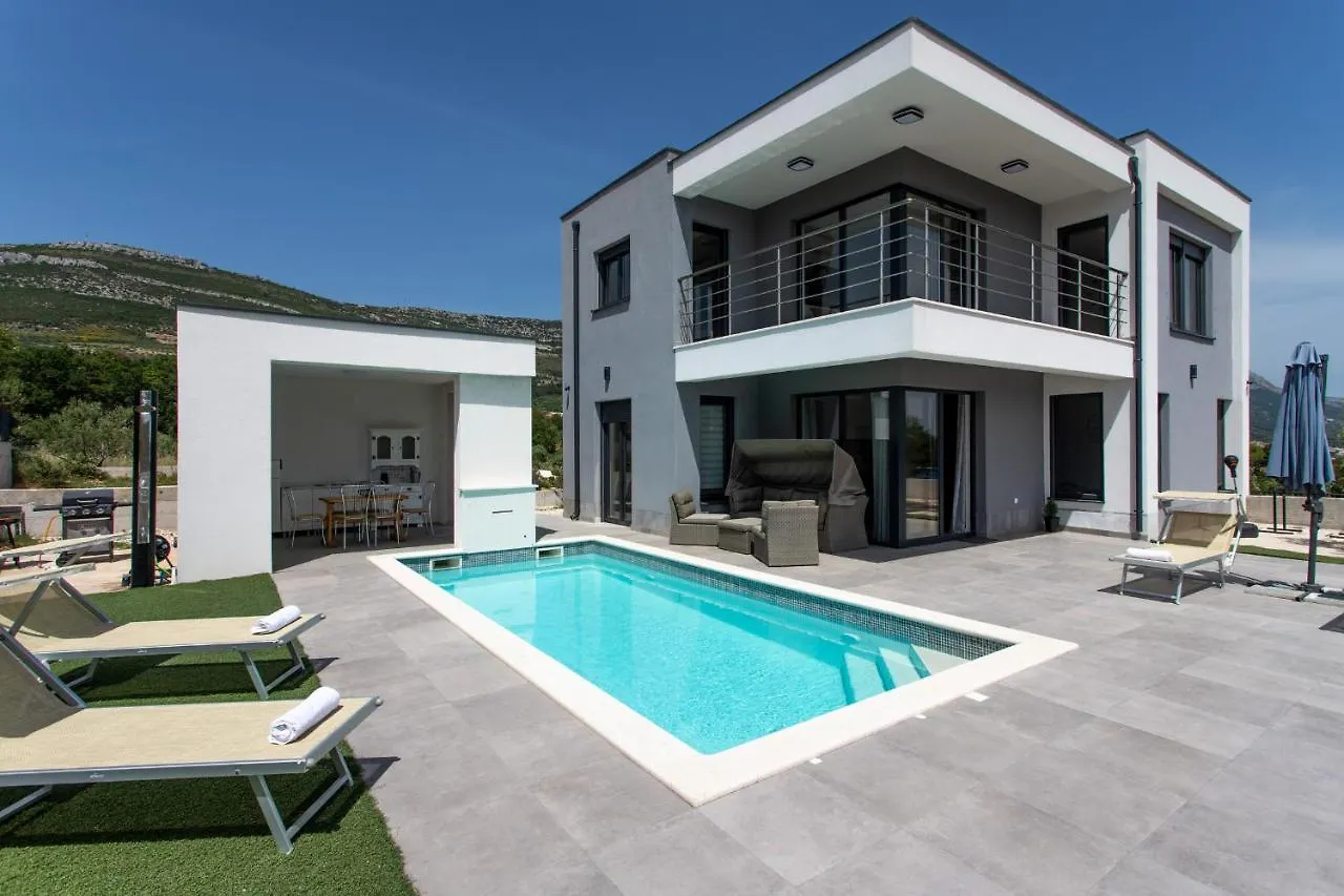 Luxury Villa Marion Kaštel Novi