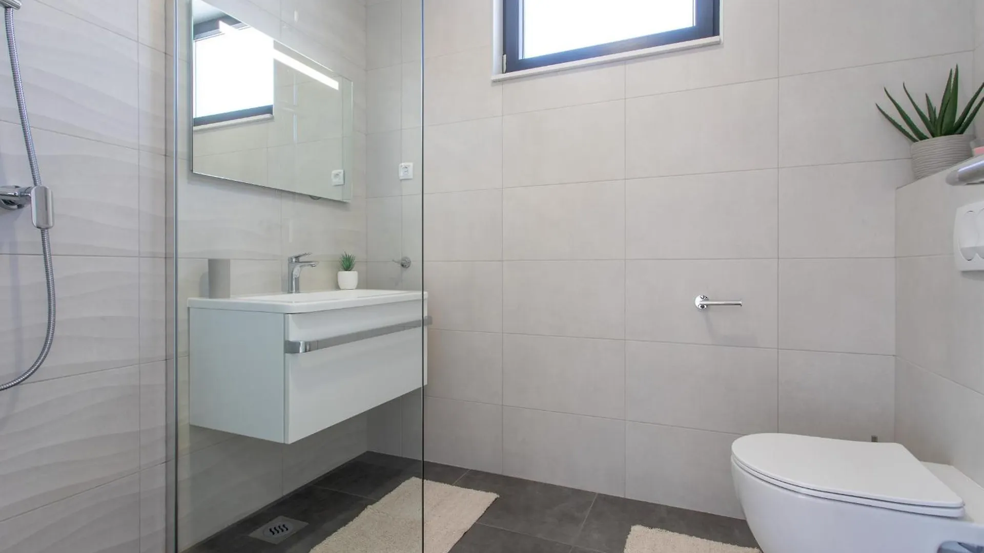 Luxury Villa Marion Kastel Novi